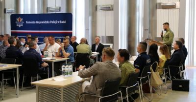 Policjanci garnizonu łódzkiego doskonalą wiedzę o przestępczości z udziałem cudzoziemców